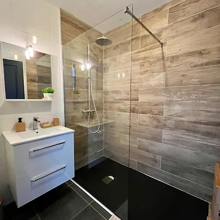 Casa vacanze Charmante Maison Vue Garrigue Avec Piscine *